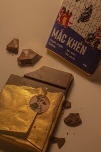 the allure of vintage chocolate advertisements